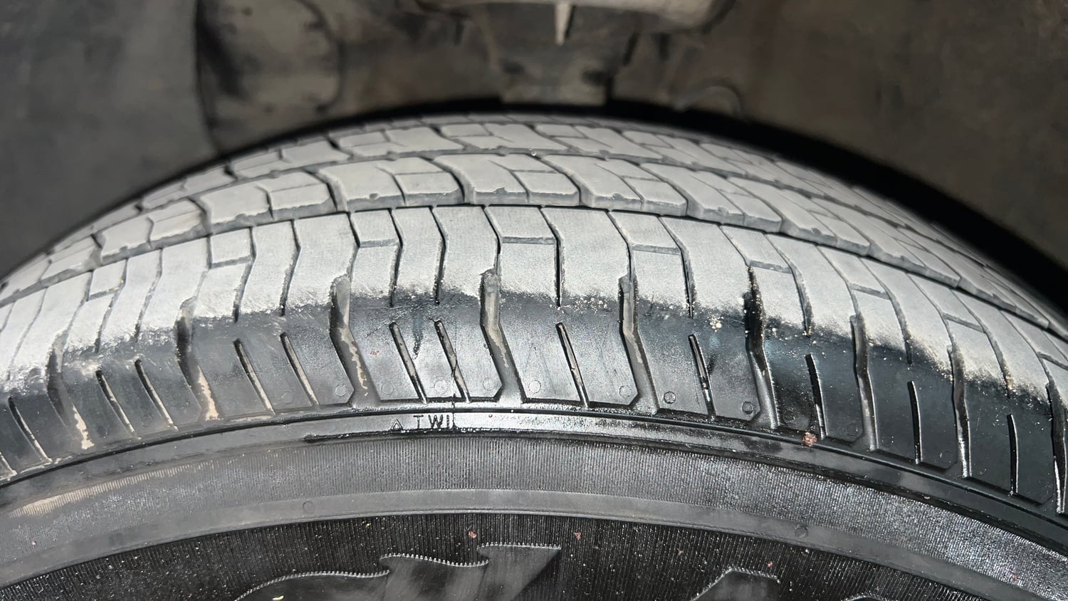 Used 2019 Hyundai Elite i20 Magna Plus 1.2 Petrol Manual tyres LEFT FRONT TYRE TREAD VIEW
