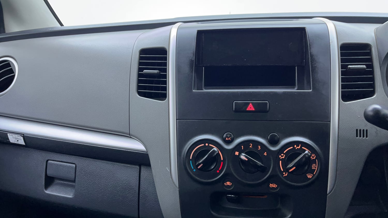 Used 2012 Maruti Suzuki Wagon R 1.0 LXi CNG Cng Manual interior MUSIC SYSTEM & AC CONTROL VIEW