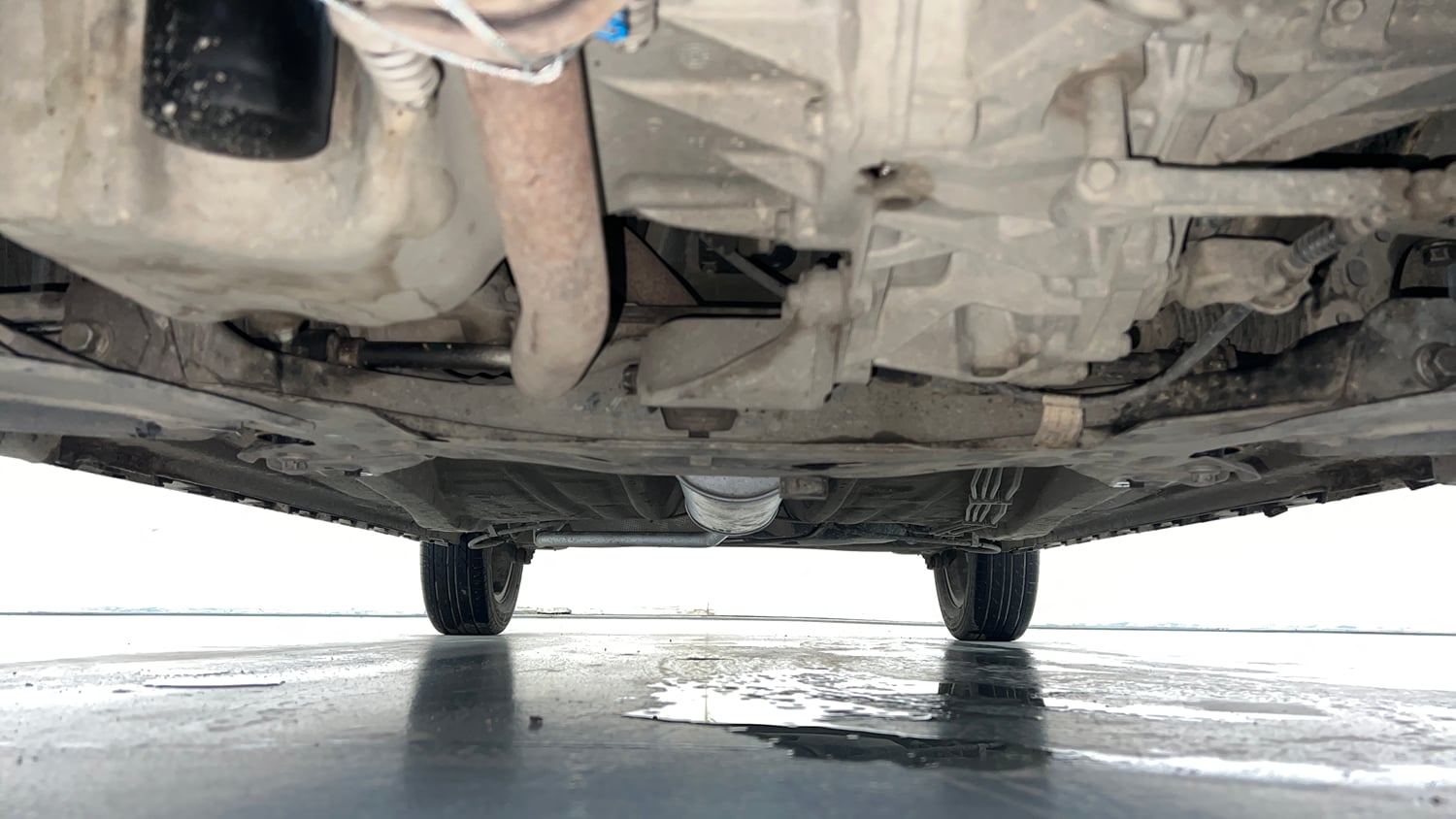 Used 2019 Maruti Suzuki Ignis Alpha 1.2 MT Petrol Manual extra FRONT LEFT UNDERBODY VIEW