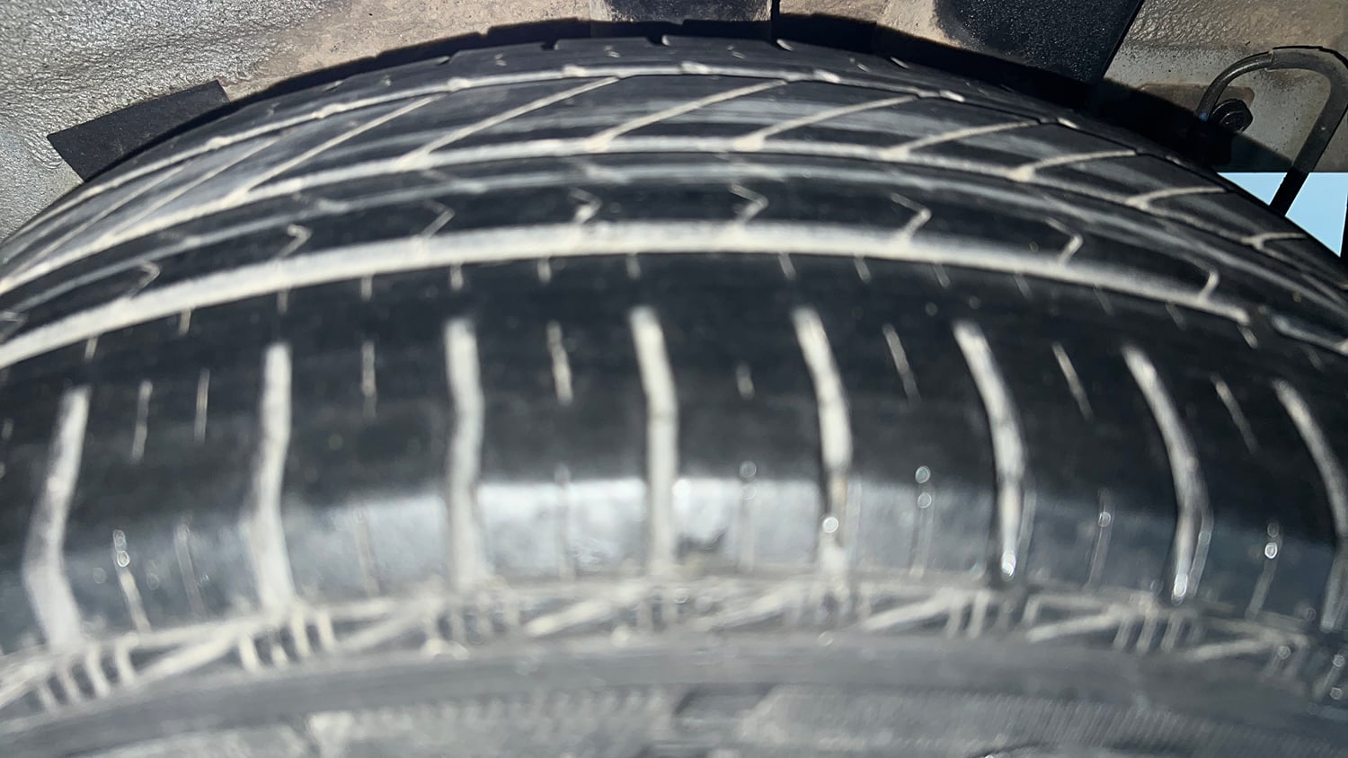 Used 2018 Hyundai Grand i10 Sportz (O) 1.2 Kappa VTVT Petrol Manual tyres LEFT REAR TYRE TREAD VIEW