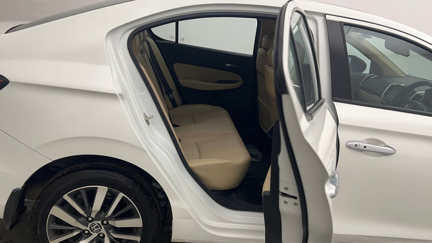 Used 2023 Honda City ZX Petrol Petrol Manual interior RIGHT SIDE REAR DOOR CABIN VIEW