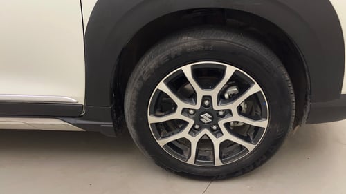 Used 2024 Maruti Suzuki XL6 Alpha AT Petrol Petrol Automatic tyres RIGHT FRONT TYRE RIM VIEW