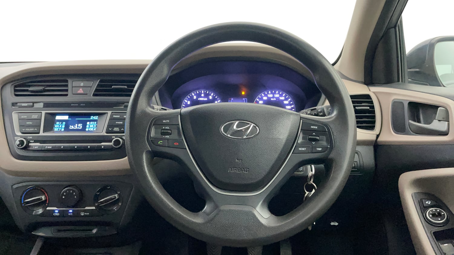 Used 2017 Hyundai Elite i20 Sportz 1.2 Petrol Manual interior STEERING VIEW