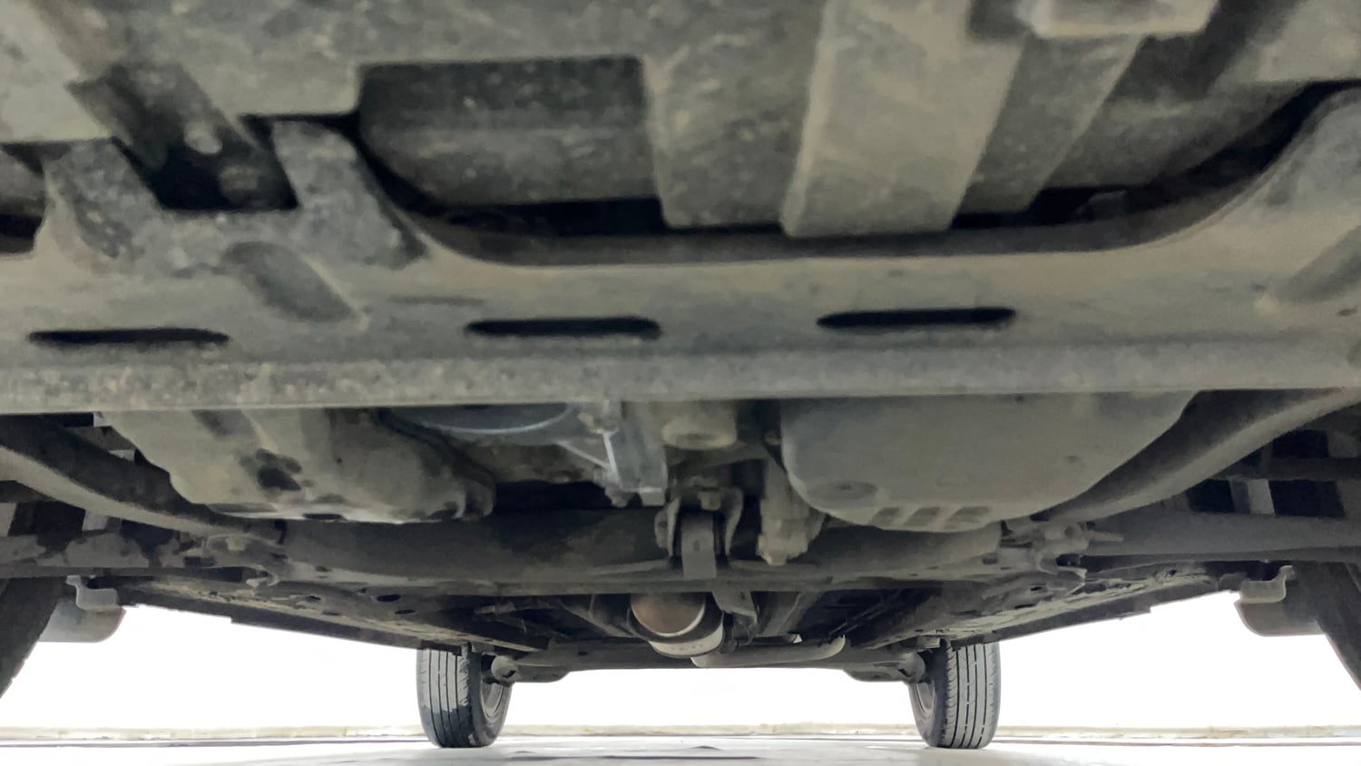 Used 2023 Nissan Magnite XV Turbo CVT Petrol Automatic extra FRONT LEFT UNDERBODY VIEW