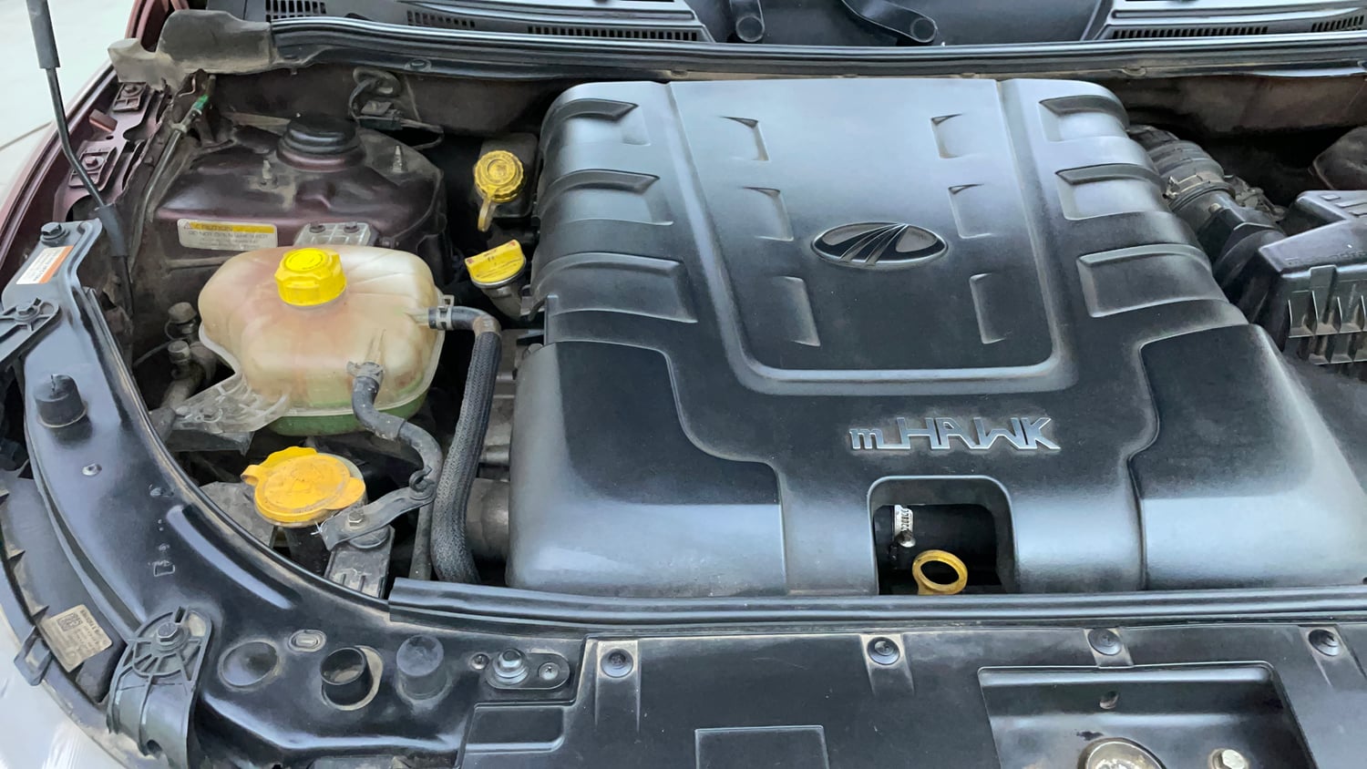Used 2018 Mahindra XUV500 W9 AT Diesel Automatic engine ENGINE RIGHT SIDE VIEW