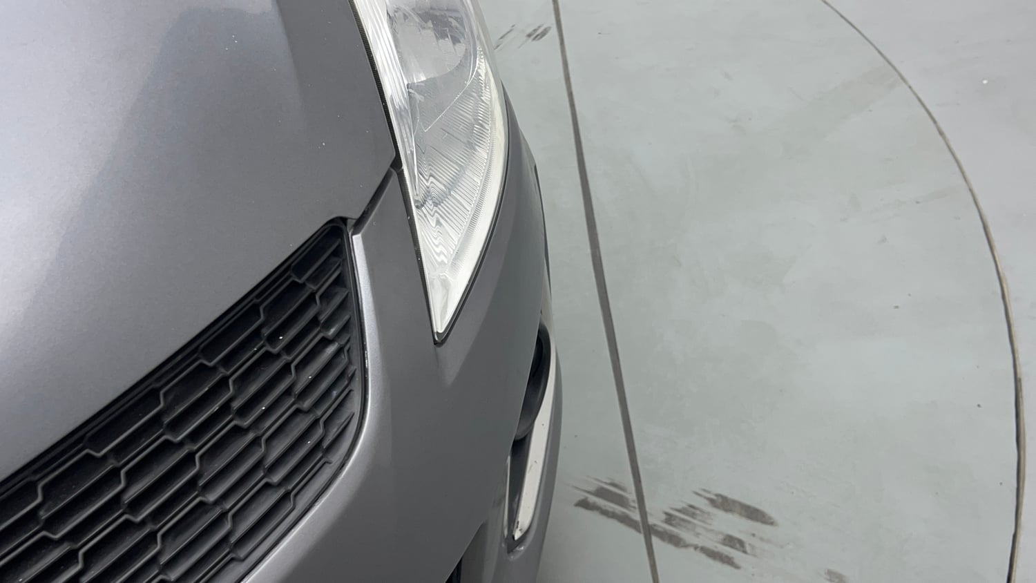 Used 2014 Maruti Suzuki Swift LXi Petrol Manual dents MINOR SCRATCH