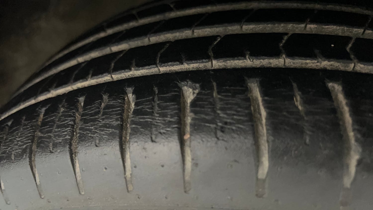 Used 2018 Maruti Suzuki Baleno Alpha 1.2 AT Petrol Automatic tyres RIGHT FRONT TYRE TREAD VIEW