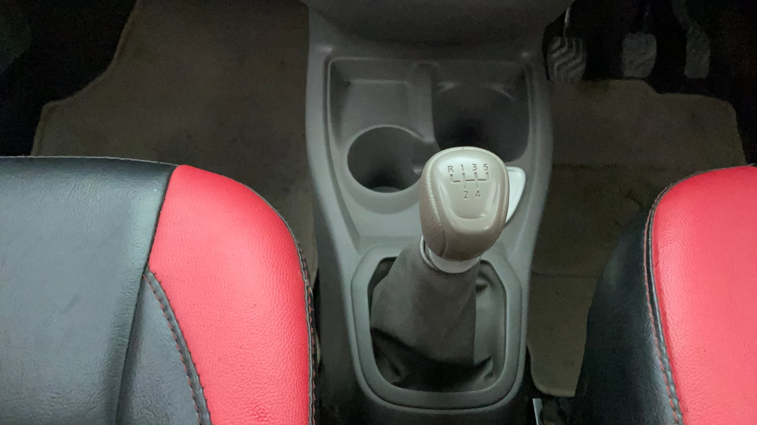 Used 2016 Datsun Redi-GO T (O) Petrol Manual interior GEAR  KNOB VIEW