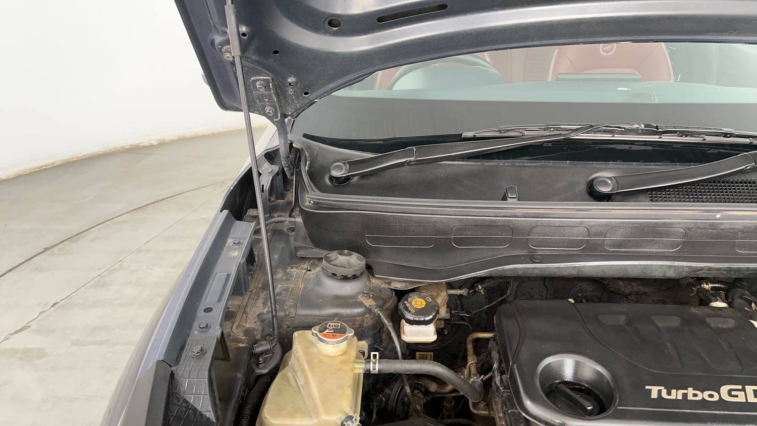 Used 2019 Hyundai Venue SX Plus 1.0 Turbo DCT Dual Tone Petrol Automatic engine ENGINE RIGHT SIDE HINGE & APRON VIEW