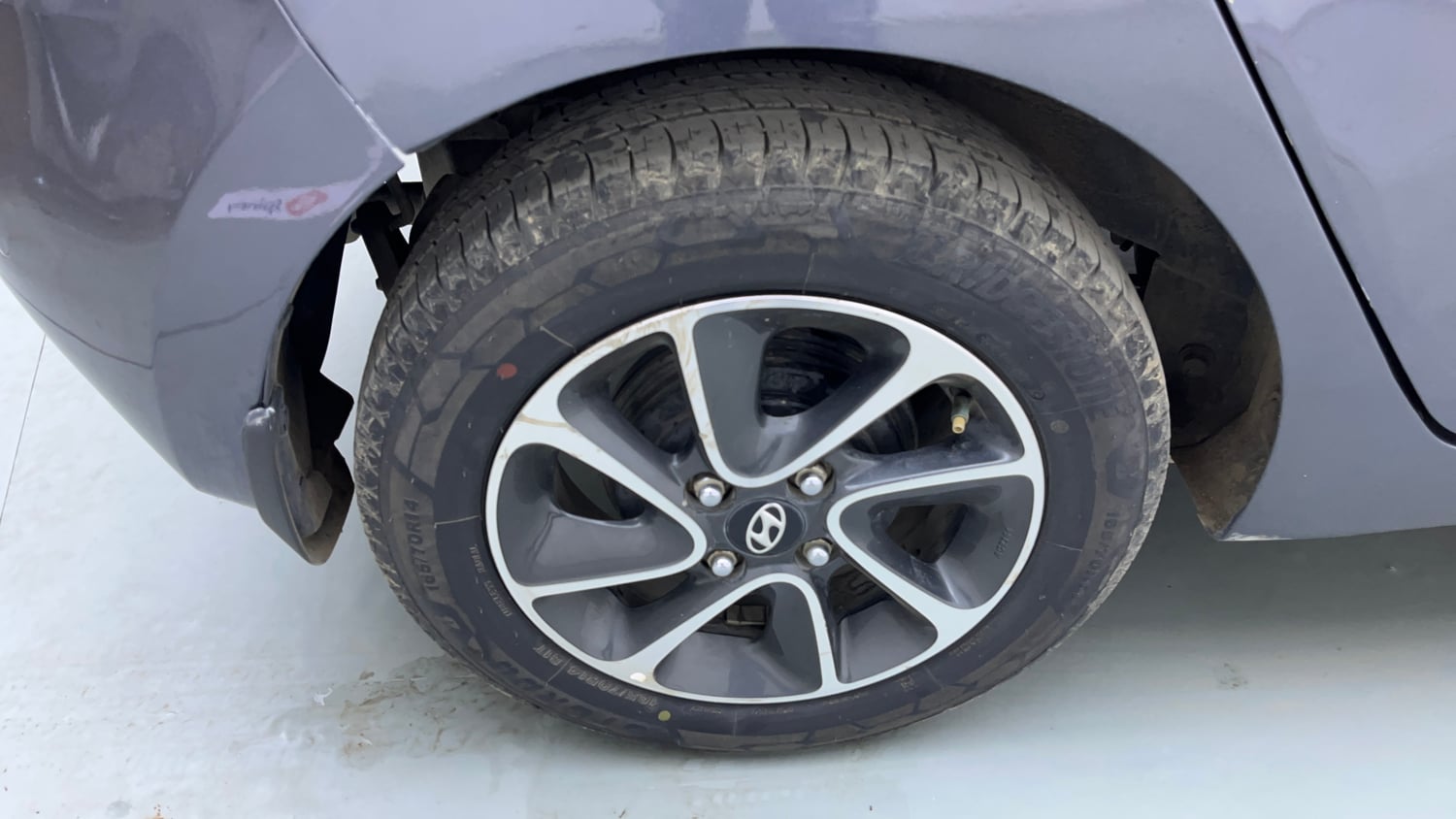Used 2018 Hyundai Grand i10 Asta 1.2 Kappa VTVT Petrol Manual tyres RIGHT REAR TYRE RIM VIEW