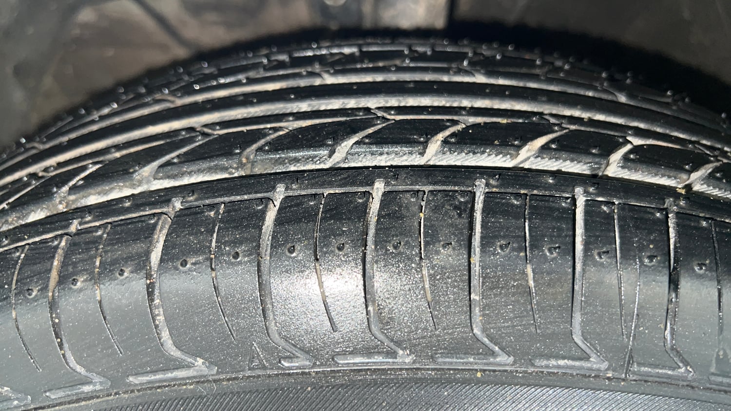 Used 2018 Maruti Suzuki Swift VXi Petrol Manual tyres LEFT FRONT TYRE TREAD VIEW
