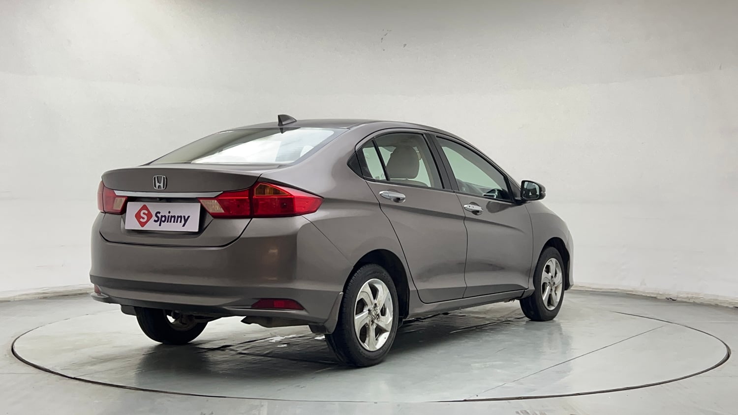 Used 2015 Honda City VX CVT Petrol Automatic exterior RIGHT REAR CORNER VIEW