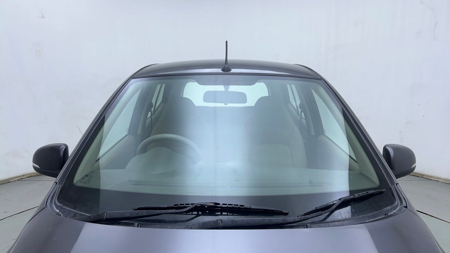 Used 2013 Hyundai i10 Magna 1.2 Kappa2 Petrol Manual exterior FRONT WINDSHIELD VIEW