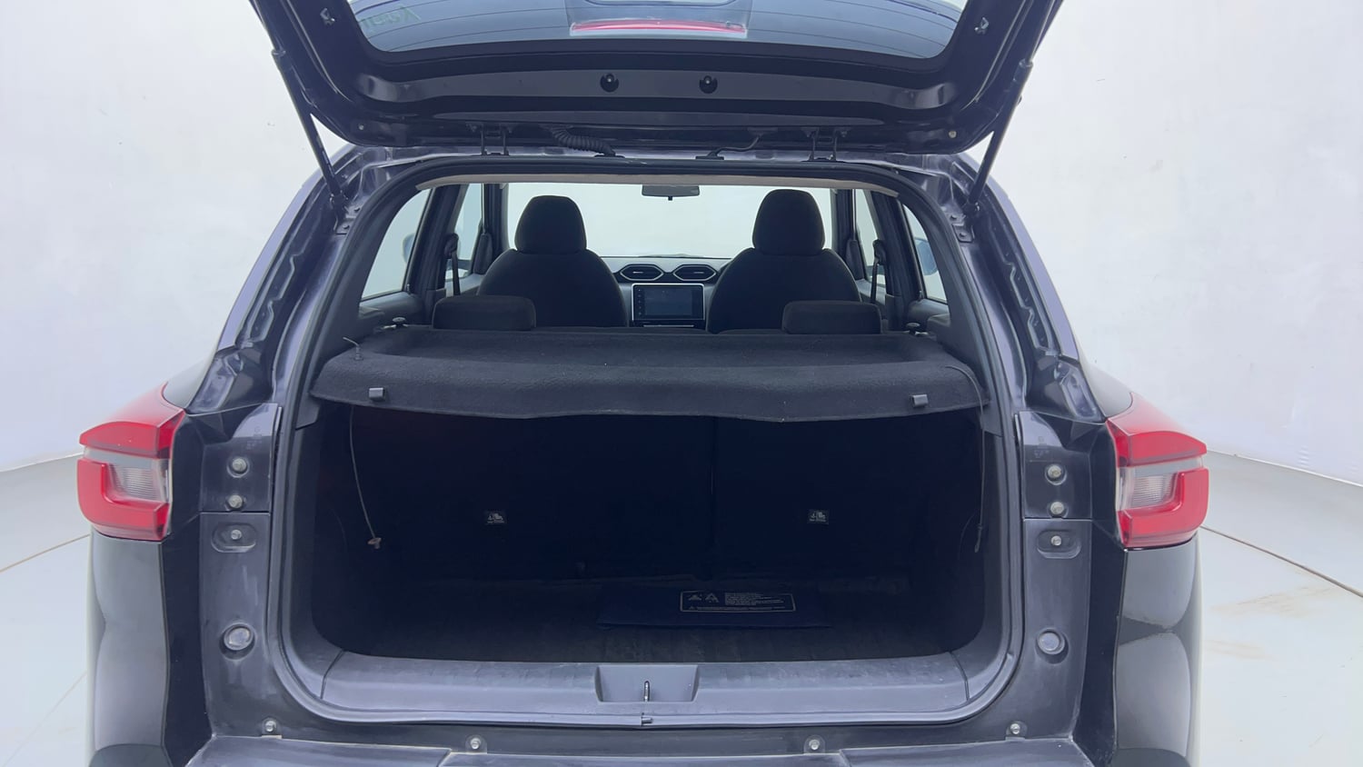 Used 2021 Nissan Magnite XV Premium Turbo (O) Petrol Manual interior DICKY INSIDE VIEW