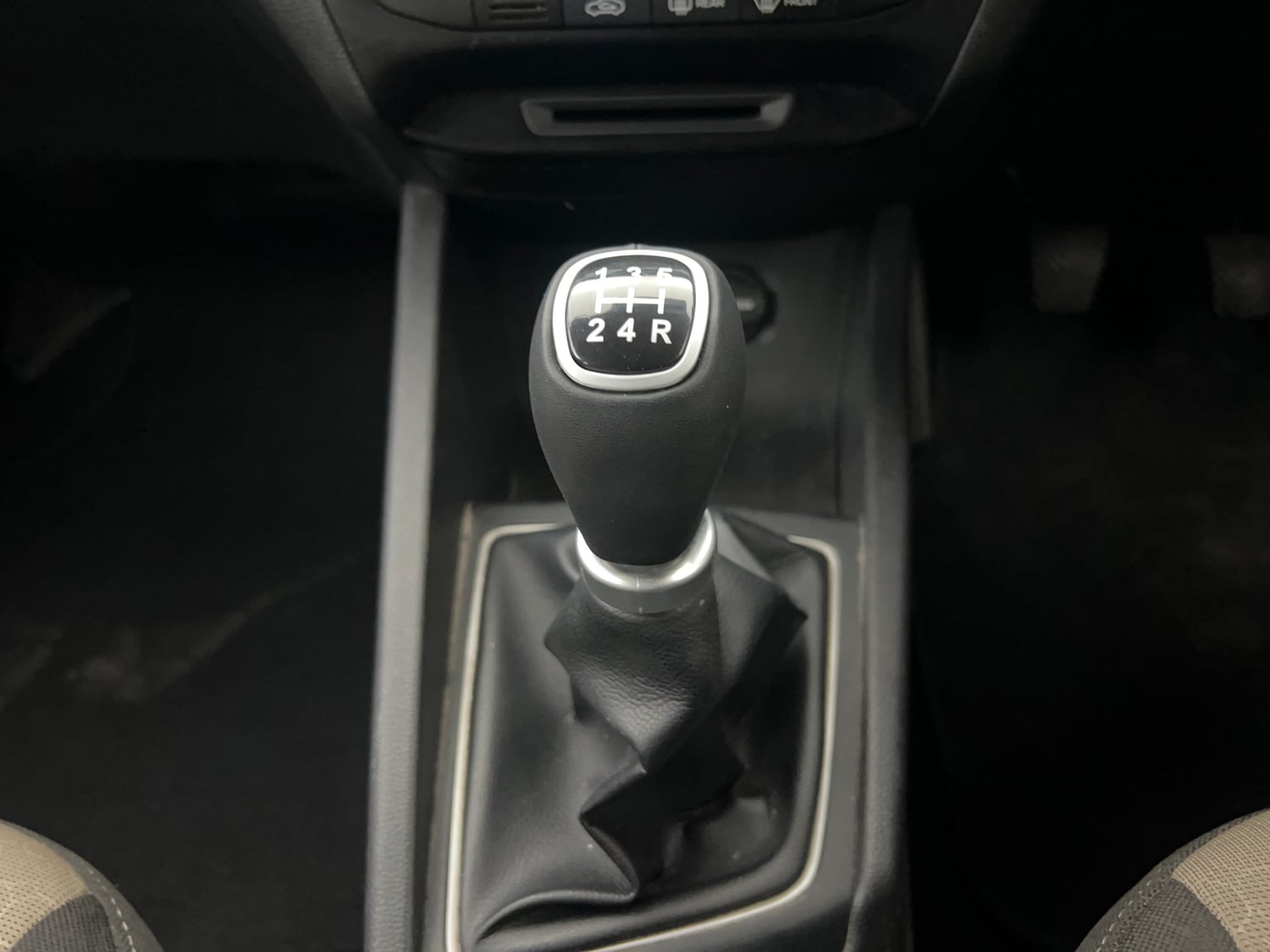 Used 2015 Hyundai Elite i20 Asta 1.2 Petrol Manual interior GEAR  KNOB VIEW
