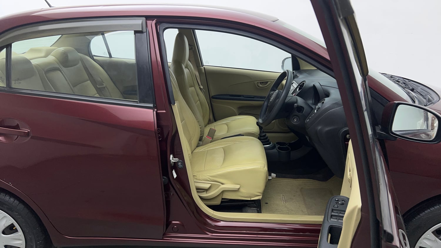 Used 2015 Honda Amaze 1.2 SX i-VTEC Petrol Manual interior RIGHT SIDE FRONT DOOR CABIN VIEW