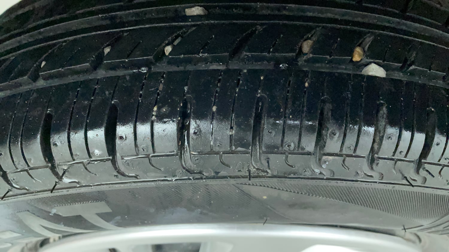 Used 2016 Datsun Redi-GO T (O) Petrol Manual tyres RIGHT REAR TYRE TREAD VIEW