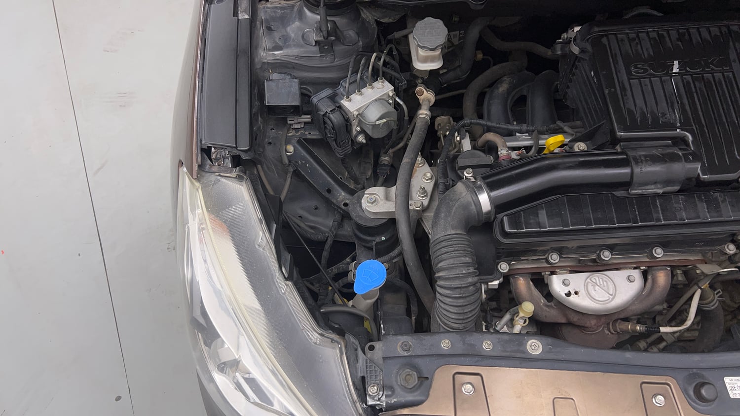 Used 2015 Maruti Suzuki Ciaz VXi+ AT Petrol Automatic engine ENGINE RIGHT SIDE VIEW