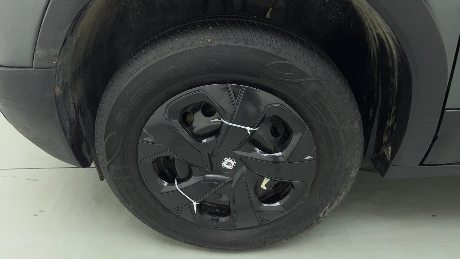 Used 2024 Tata Punch Adventure Rhythm iCNG Cng Manual tyres LEFT FRONT TYRE RIM VIEW