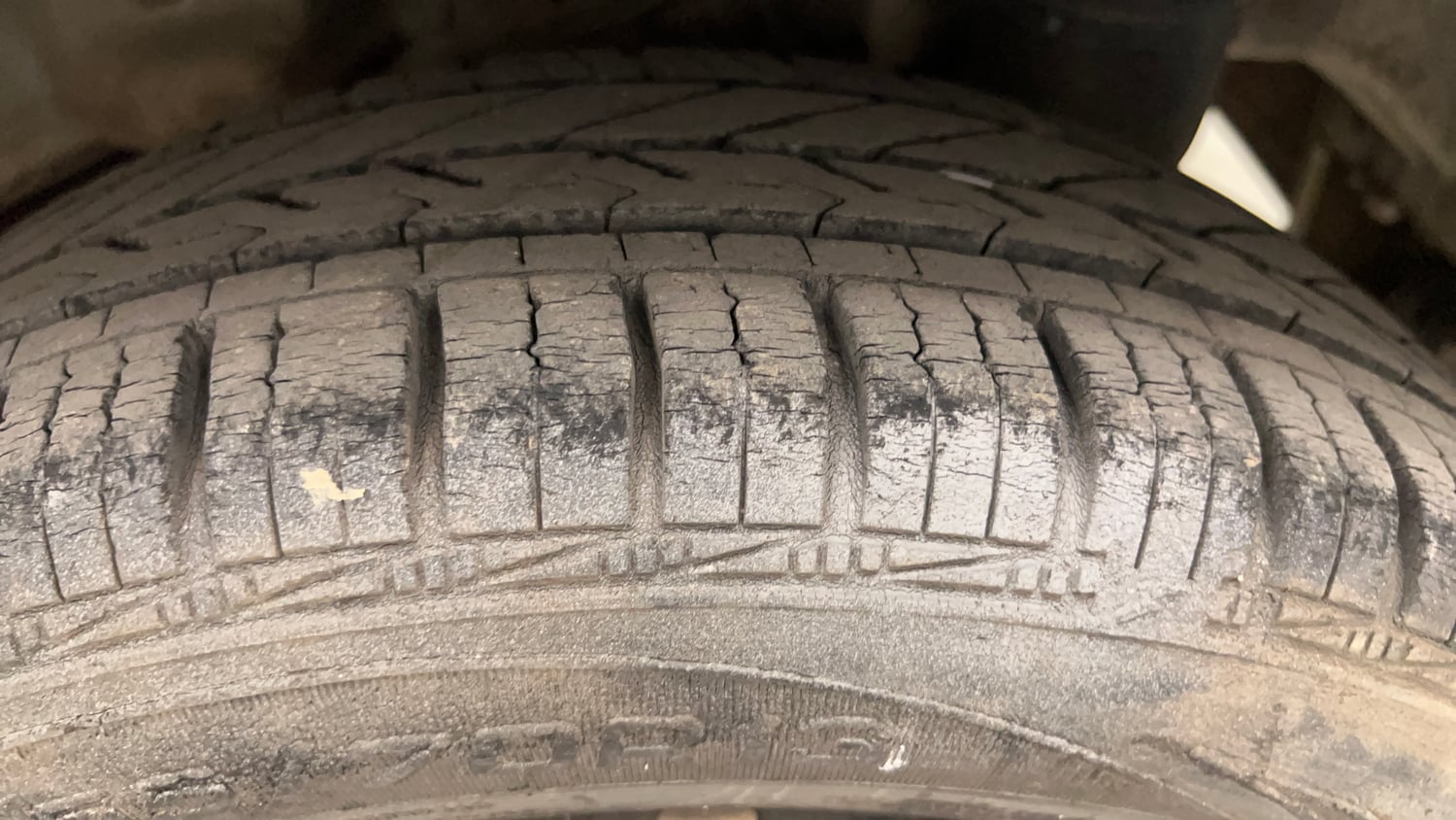 Used 2017 Hyundai Eon Magna + Petrol Manual tyres LEFT REAR TYRE TREAD VIEW