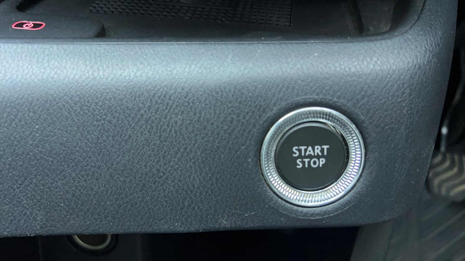 Used 2021 Nissan Magnite XV Premium Turbo (O) Petrol Manual top_features Keyless start
