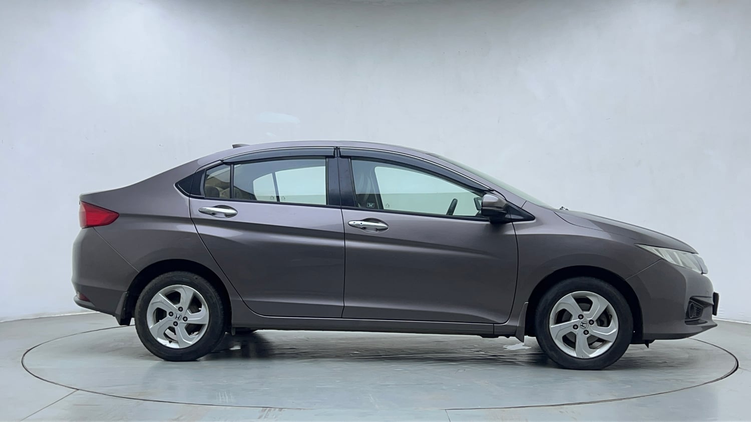 Used 2016 Honda City VX CVT Petrol Automatic exterior RIGHT SIDE VIEW