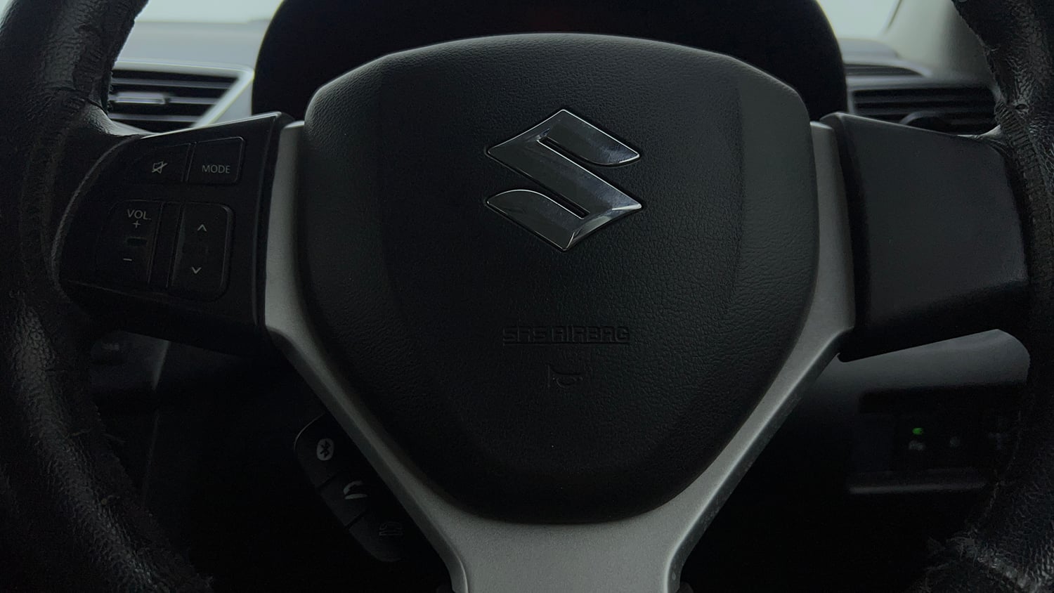 Used 2015 Maruti Suzuki Swift ZXi Petrol Manual top_features Airbags