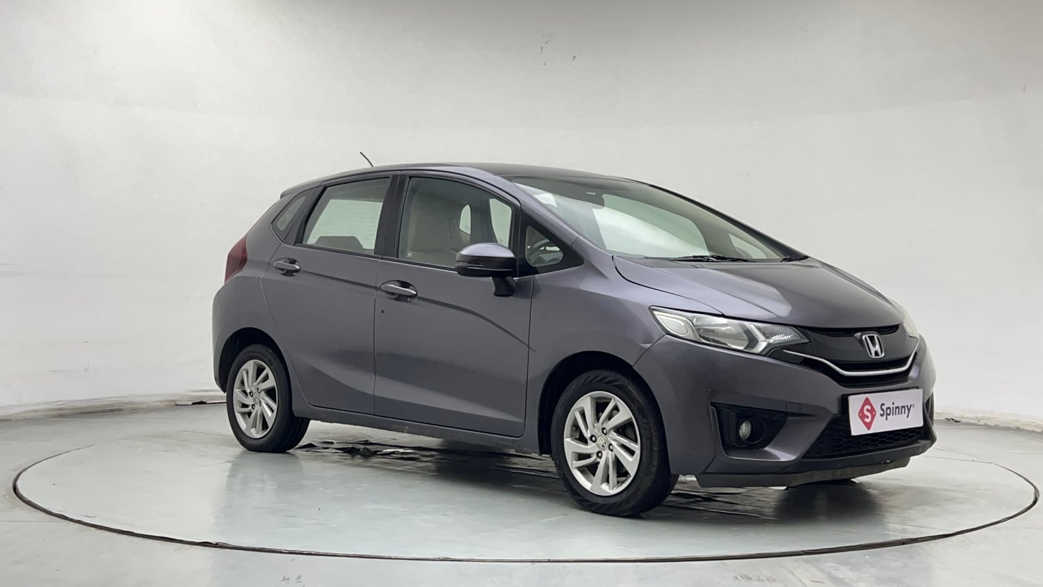 Used 2018 Honda Jazz V CVT Petrol Petrol Automatic exterior RIGHT FRONT CORNER VIEW