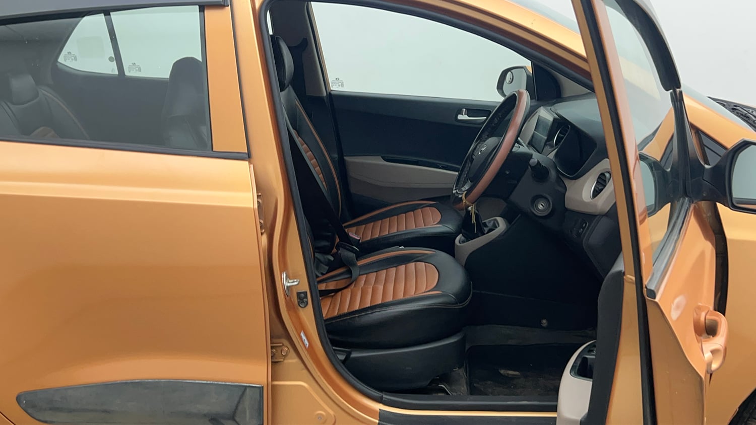 Used 2018 Hyundai Grand i10 Sportz 1.2 Kappa VTVT Petrol Manual interior RIGHT SIDE FRONT DOOR CABIN VIEW
