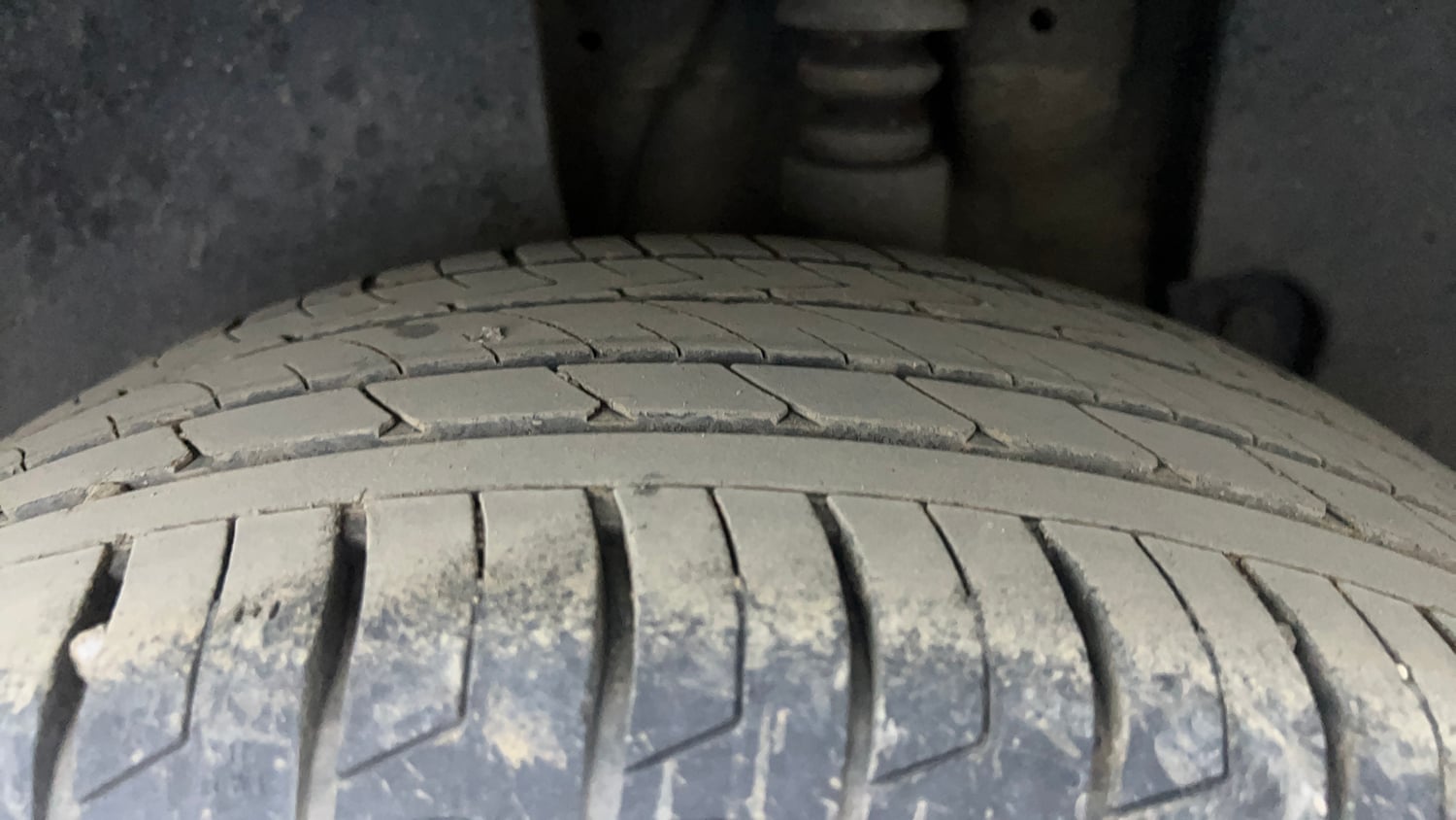 Used 2020 kia Seltos GTX Plus DCT 1.4 Petrol Automatic tyres LEFT REAR TYRE TREAD VIEW