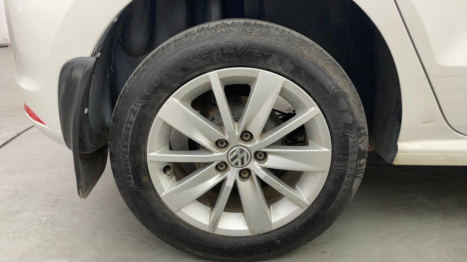 Used 2016 Volkswagen Polo Highline1.2L (P) Petrol Manual tyres RIGHT REAR TYRE RIM VIEW
