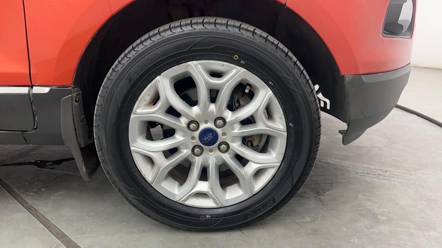 Used 2015 Ford EcoSport Titanium 1.5 Ti-VCT AT Petrol Automatic tyres RIGHT FRONT TYRE RIM VIEW