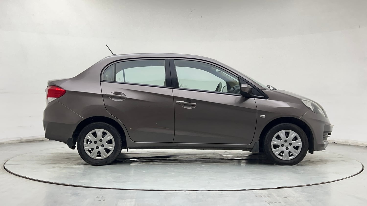 Used 2013 Honda Amaze 1.2 S i-VTEC Petrol Manual exterior RIGHT SIDE VIEW