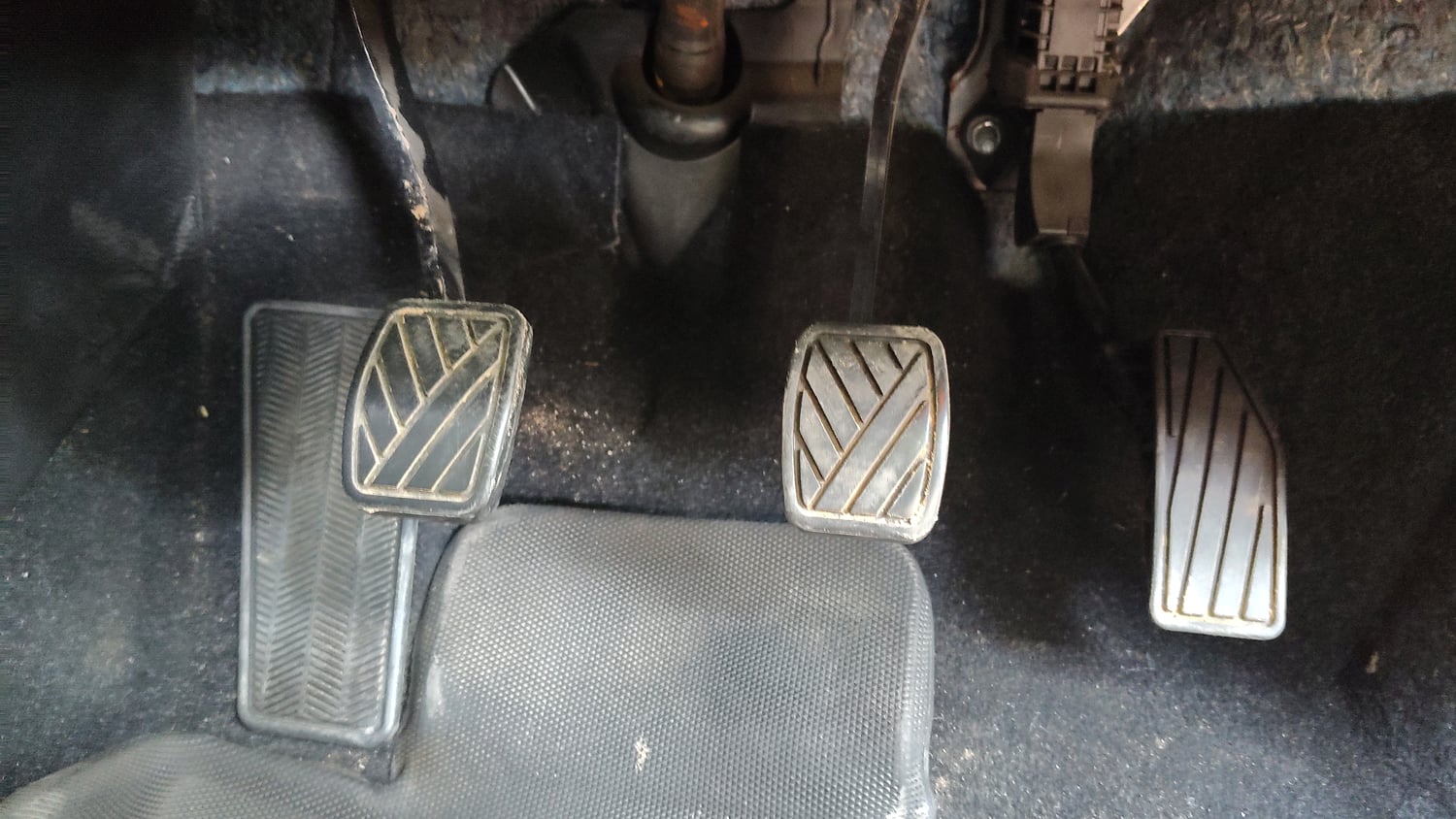 Used 2024 Toyota Glanza V Petrol Manual interior PEDALS VIEW