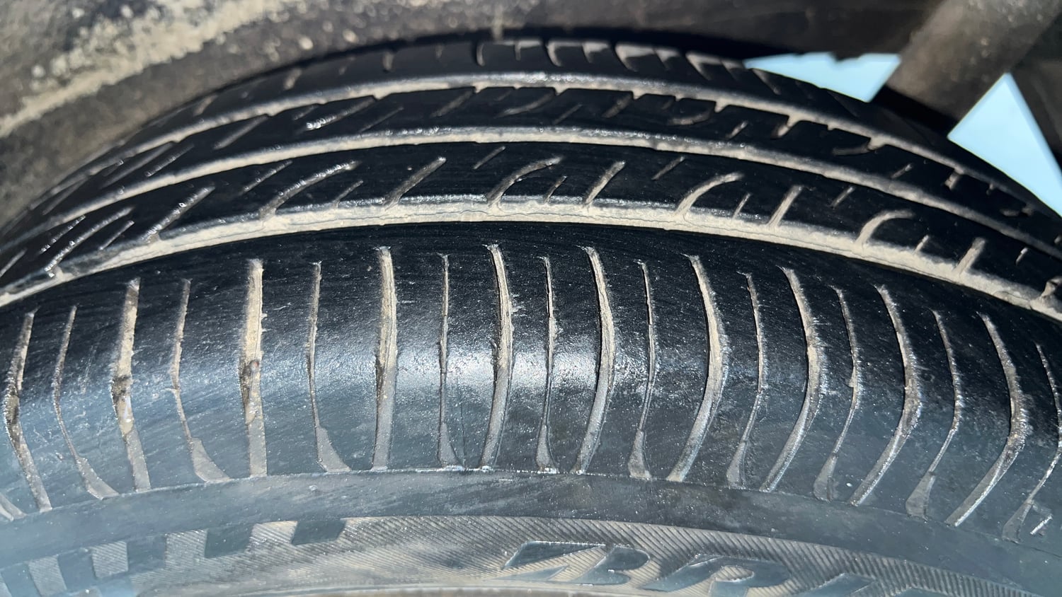 Used 2015 Maruti Suzuki Wagon R VXI Petrol Manual tyres LEFT REAR TYRE TREAD VIEW