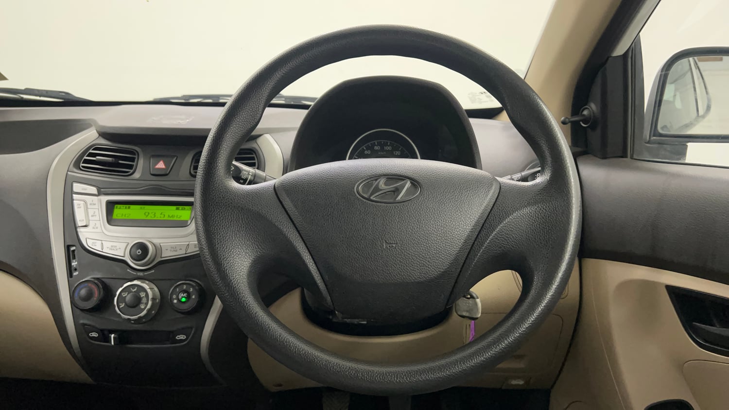 Used 2017 Hyundai Eon Magna + Petrol Manual interior STEERING VIEW