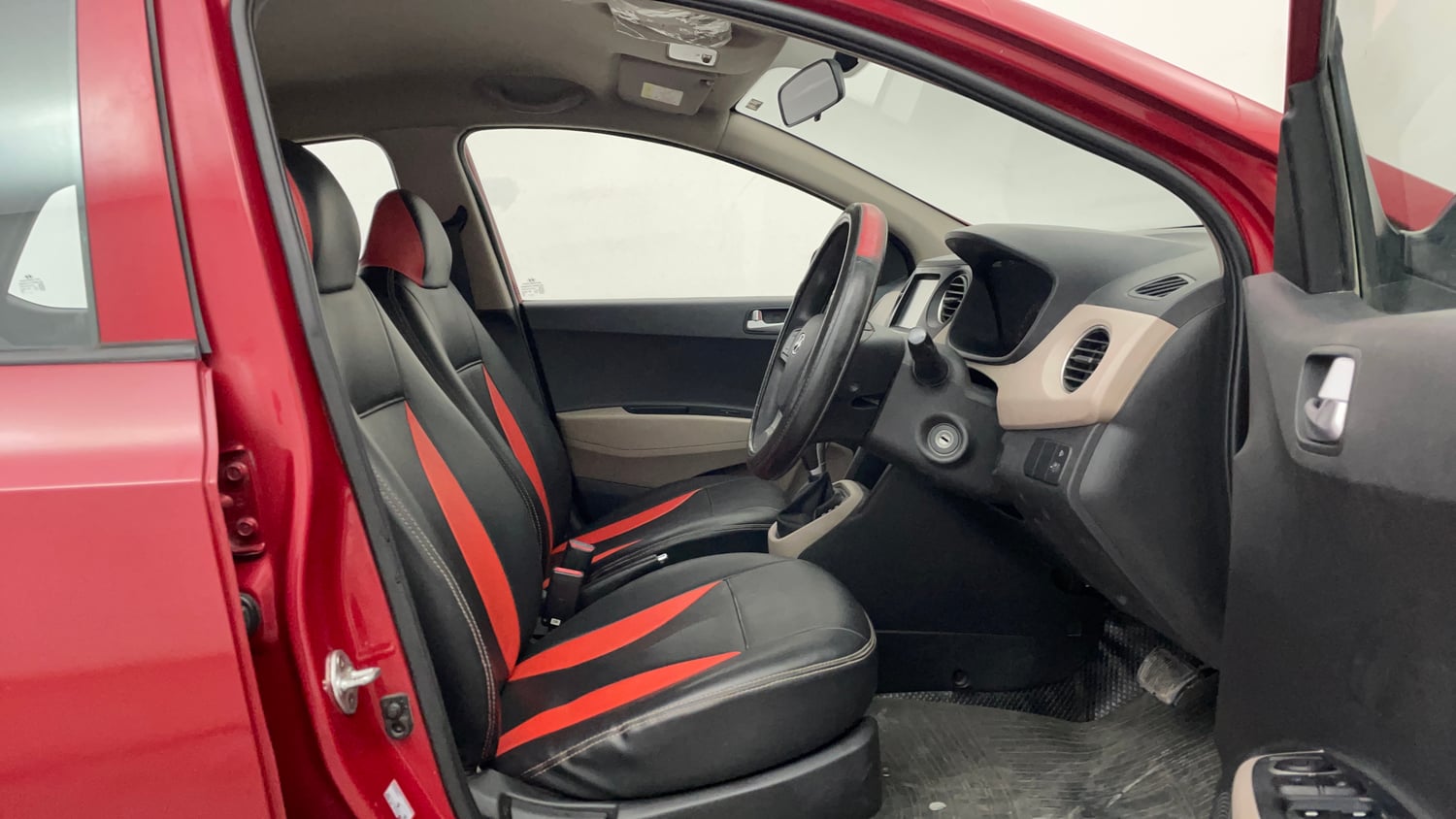 Used 2017 Hyundai Grand i10 Sportz (O) AT 1.2 Kappa VTVT Petrol Automatic interior RIGHT SIDE FRONT DOOR CABIN VIEW