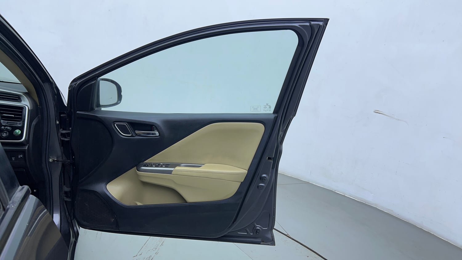 Used 2018 Honda City ZX CVT Petrol Petrol Automatic interior RIGHT FRONT DOOR OPEN VIEW
