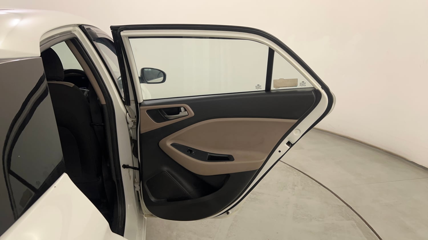 Used 2016 Hyundai Elite i20 Asta 1.2 (O) Petrol Manual interior RIGHT REAR DOOR OPEN VIEW