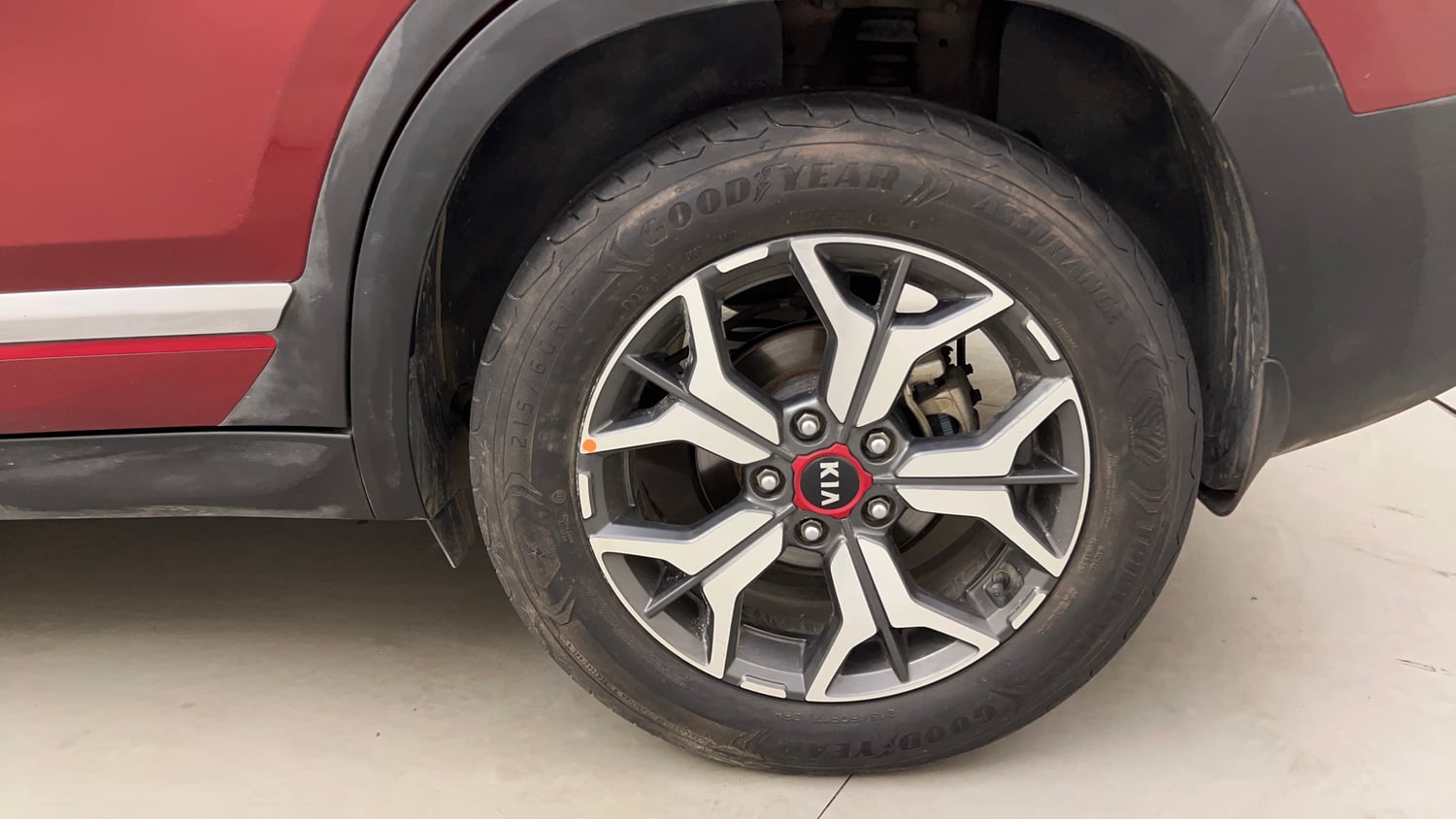 Used 2019 kia Seltos GTX Plus DCT 1.4 Petrol Automatic tyres LEFT REAR TYRE RIM VIEW