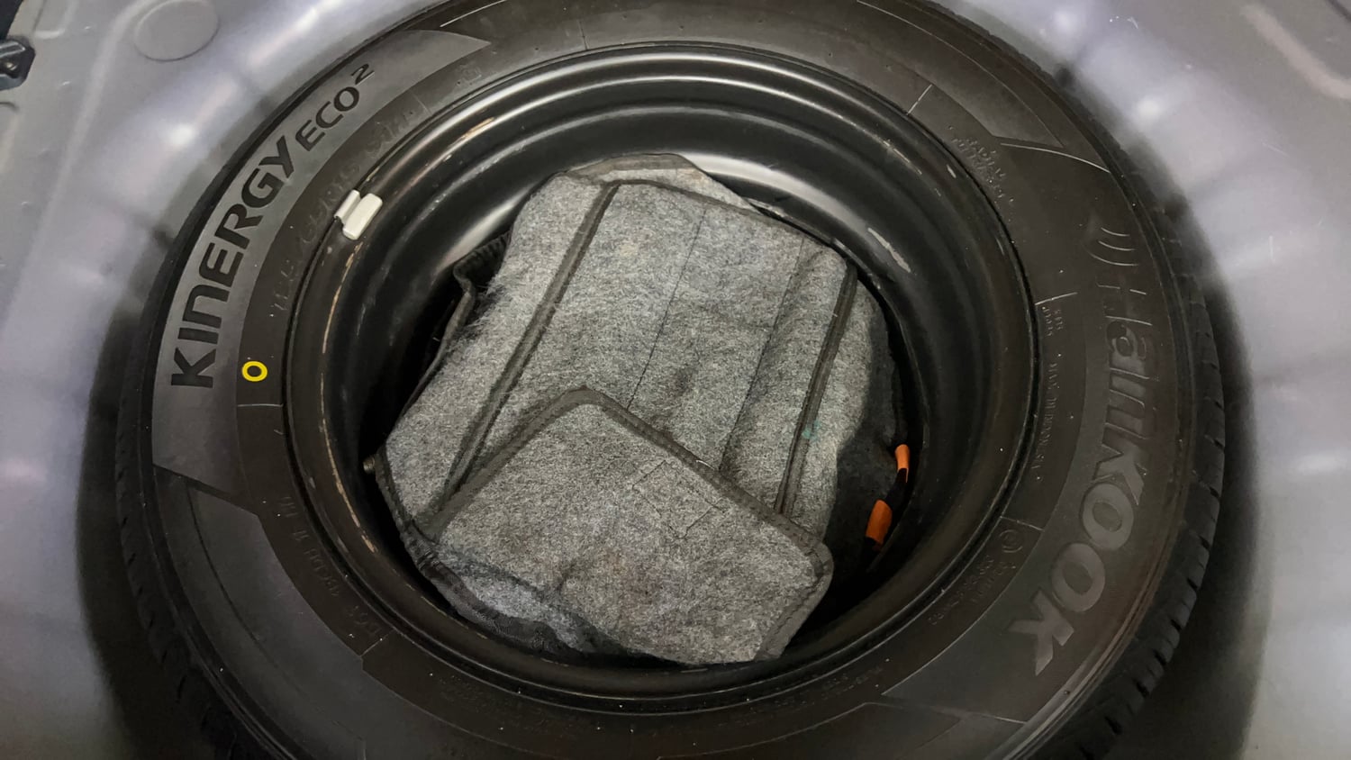 Used 2019 Hyundai Venue SX Plus 1.0 Turbo DCT Dual Tone Petrol Automatic tyres SPARE TYRE VIEW