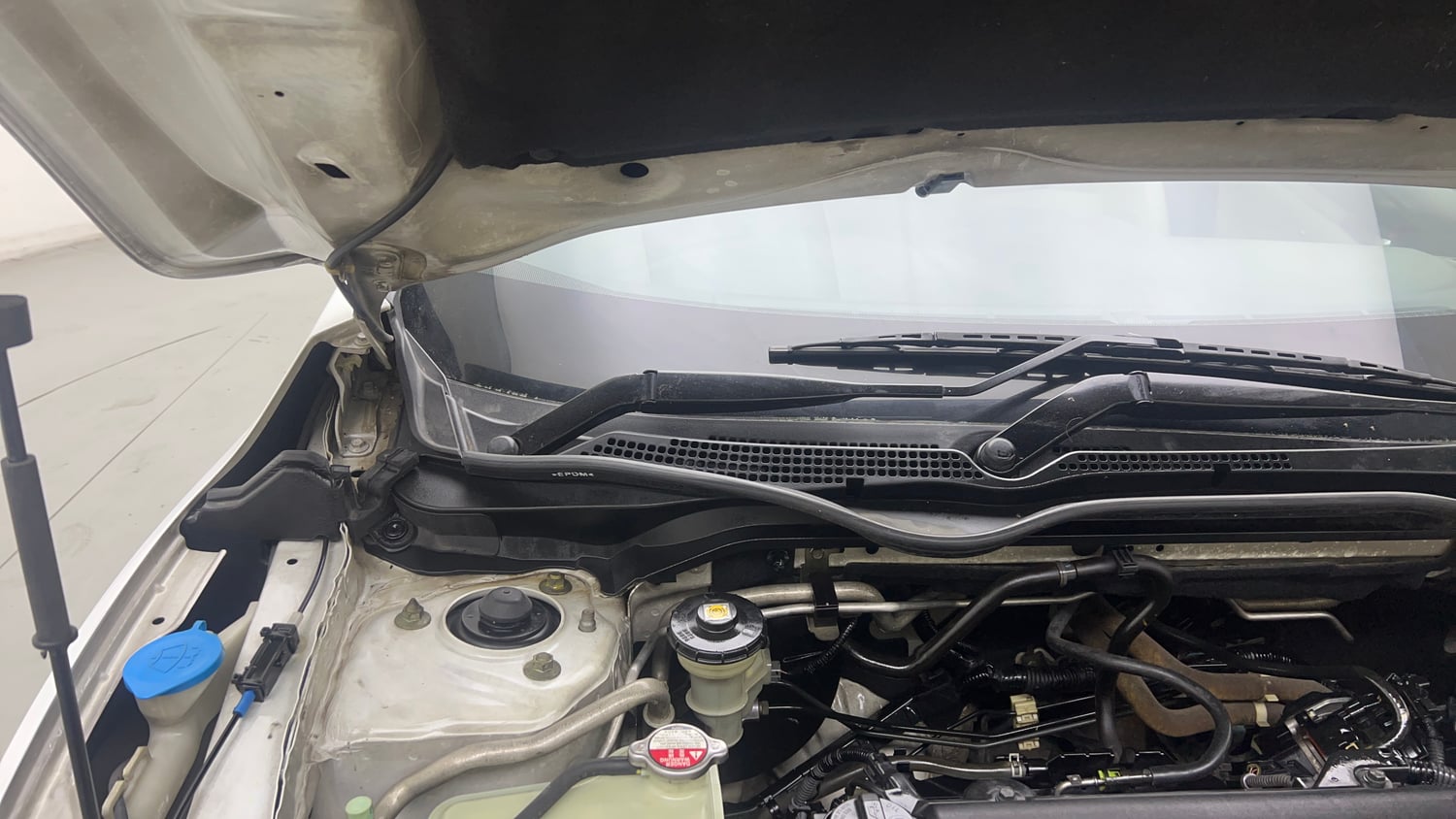 Used 2019 Honda Civic ZX CVT Petrol Petrol Automatic engine ENGINE RIGHT SIDE HINGE & APRON VIEW