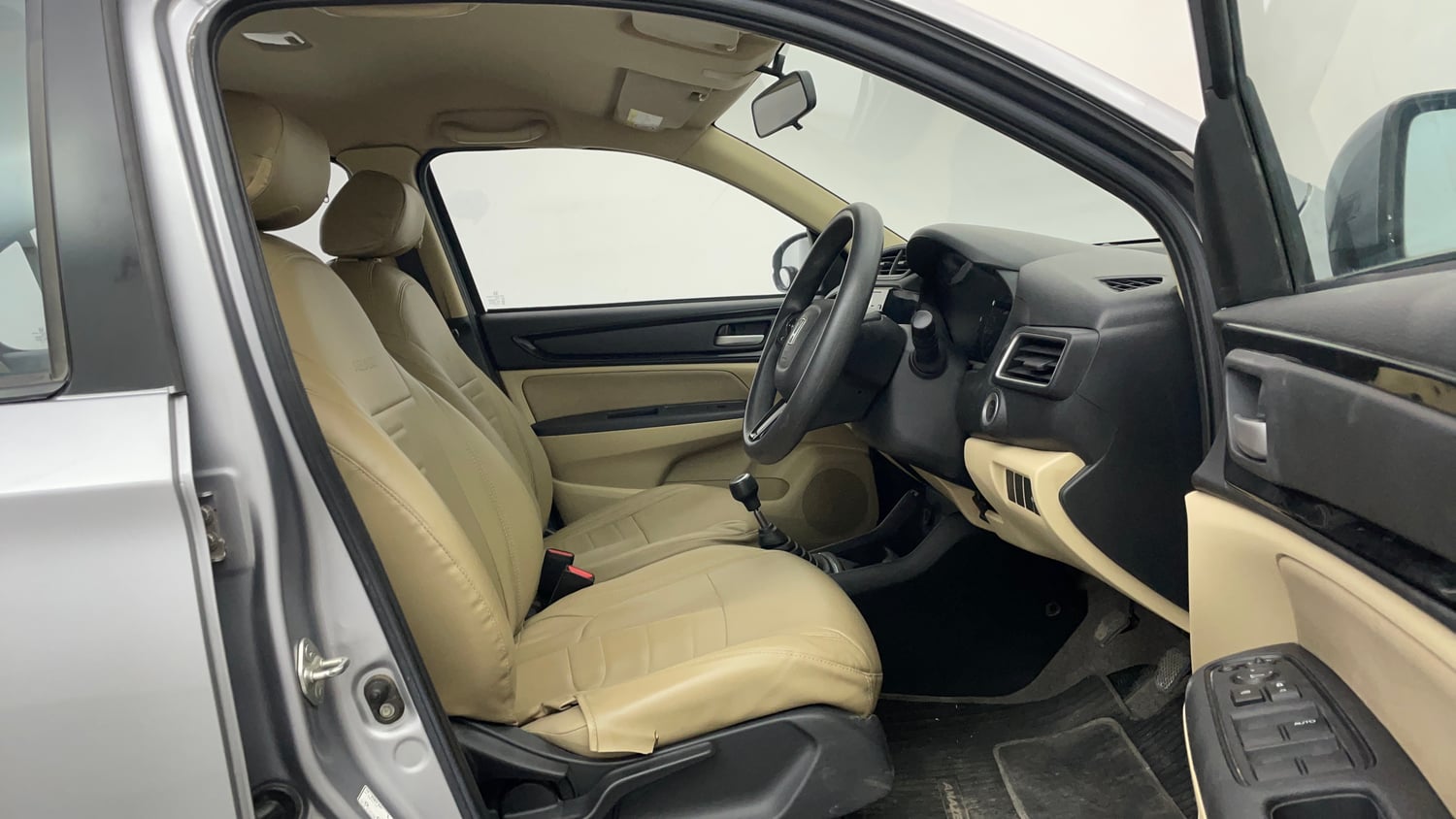 Used 2019 Honda Amaze 1.2 V MT Petrol Petrol Manual interior RIGHT SIDE FRONT DOOR CABIN VIEW