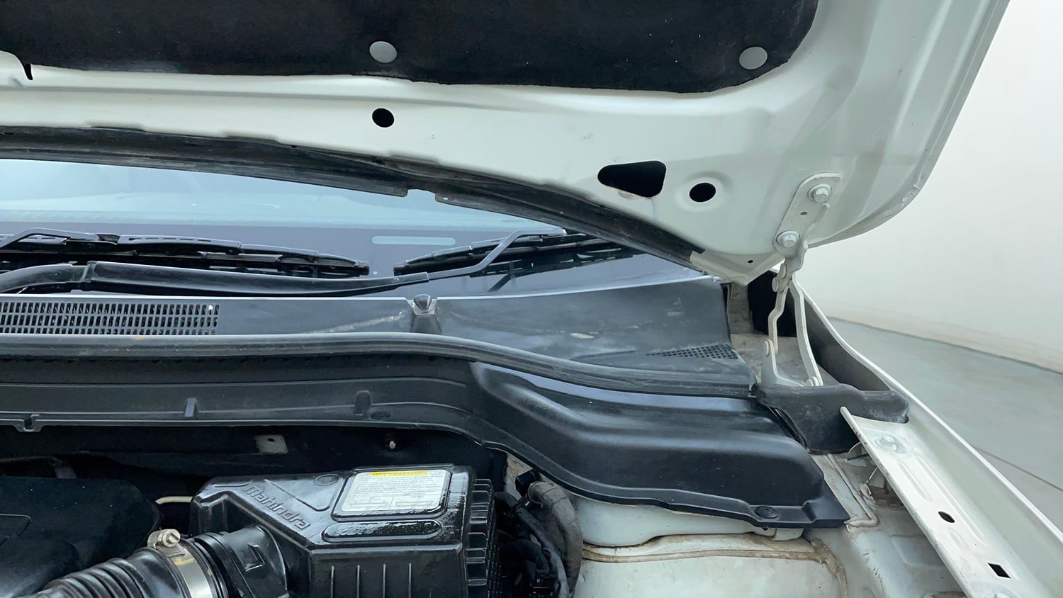 Used 2022 Mahindra XUV 300 W6 1.2 Petrol AMT Petrol Automatic engine ENGINE LEFT SIDE HINGE & APRON VIEW