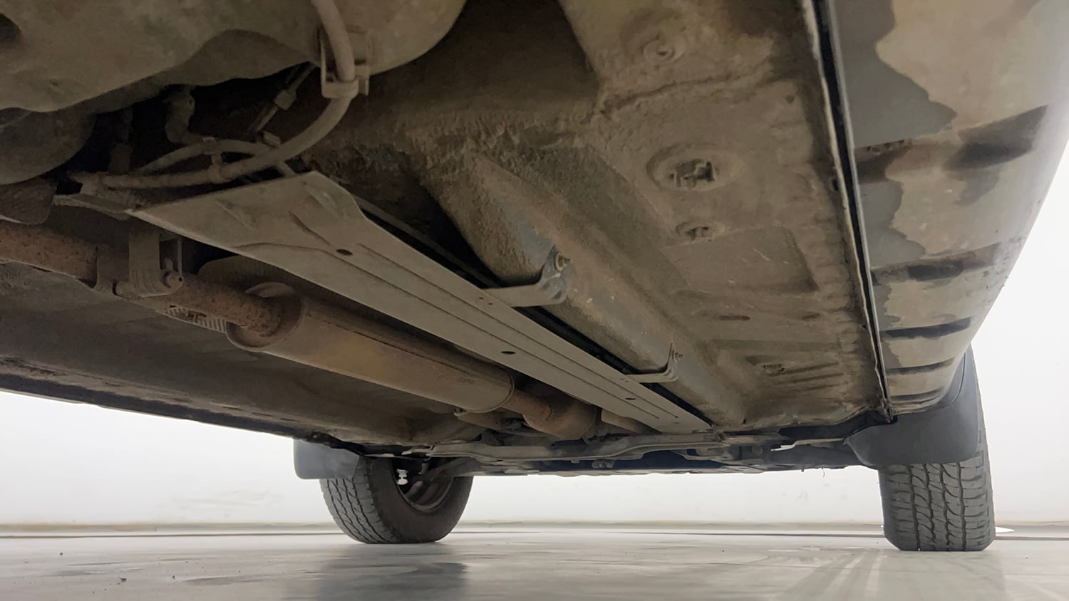 Used 2013 Renault Duster RxL Petrol Petrol Manual extra REAR RIGHT UNDERBODY VIEW