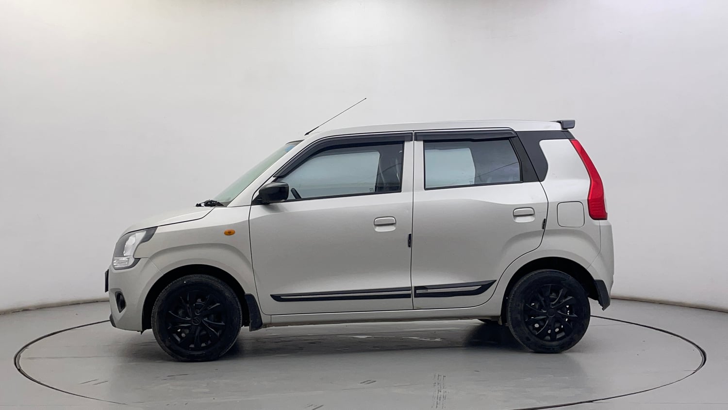 Used 2022 Maruti Suzuki Wagon R VXi (O) 1.2 Petrol Manual exterior LEFT SIDE VIEW