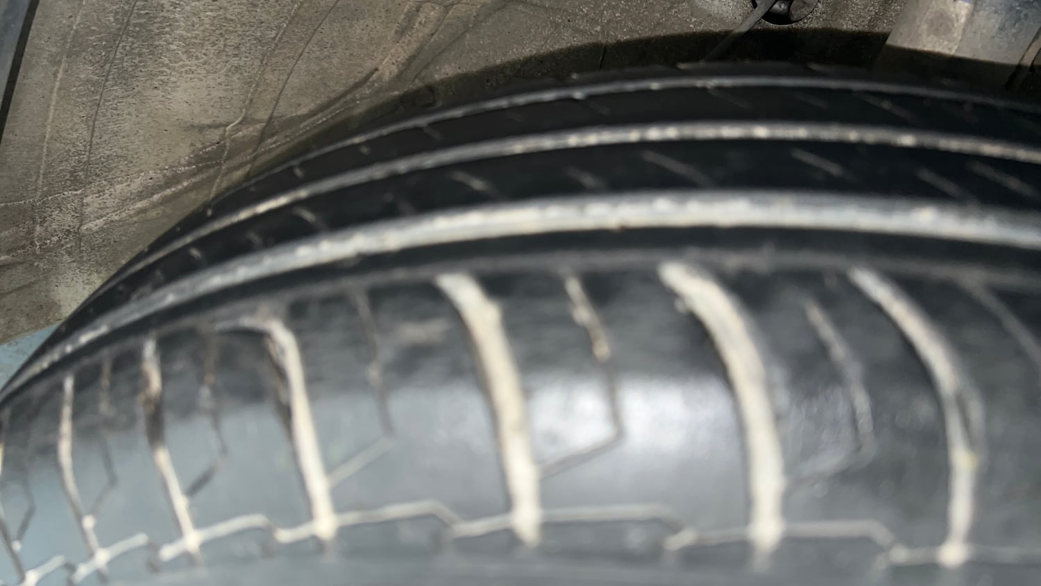 Used 2022 Maruti Suzuki Dzire VXi AGS Petrol Automatic tyres RIGHT FRONT TYRE TREAD VIEW