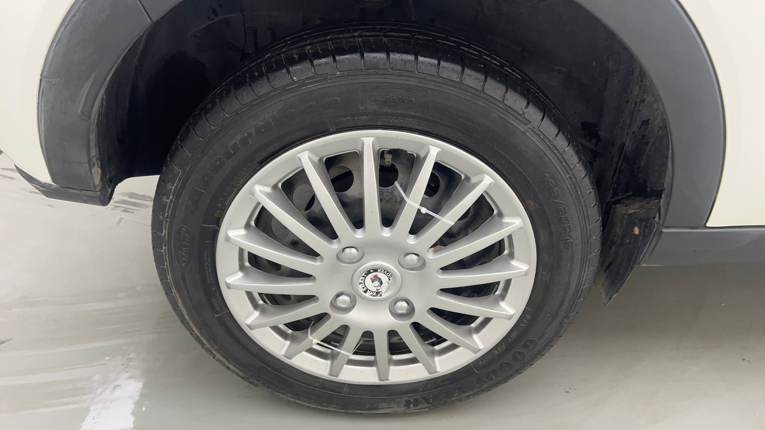 Used 2021 Tata Nexon XM (S) Petrol Manual tyres RIGHT REAR TYRE RIM VIEW