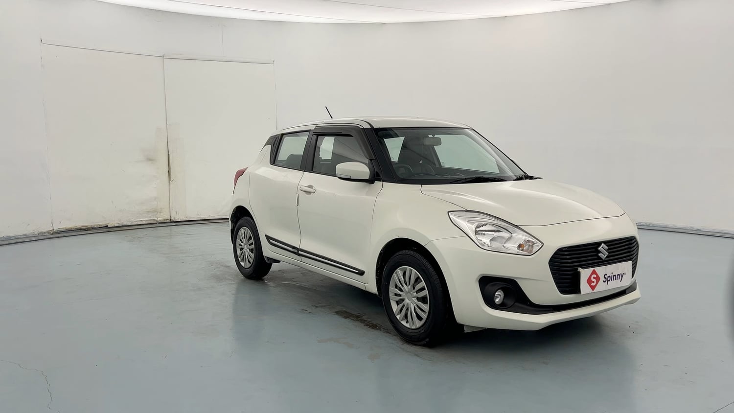 Used 2018 Maruti Suzuki Swift VXi Petrol Manual exterior RIGHT FRONT CORNER VIEW