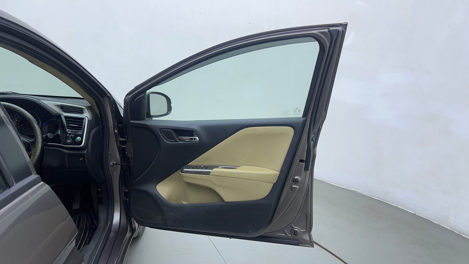 Used 2016 Honda City VX CVT Petrol Automatic interior RIGHT FRONT DOOR OPEN VIEW